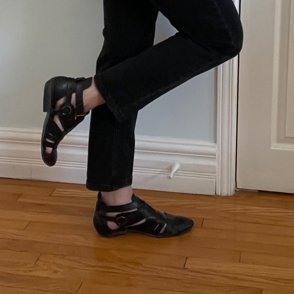 Women's Shoes: Black Leather Cutout Ankle Boots - Picture 10 of 11